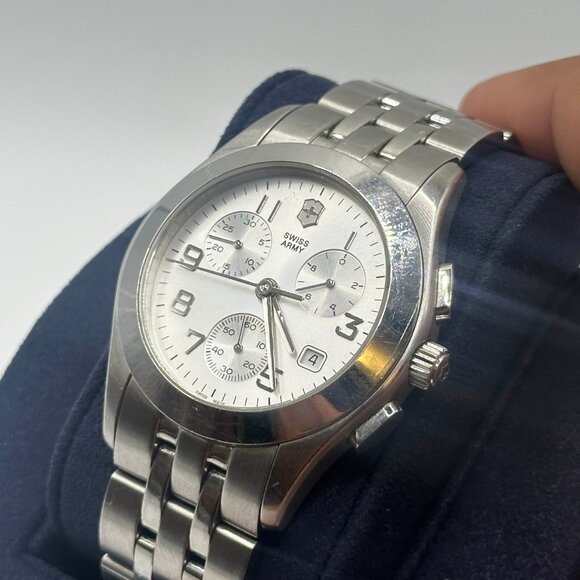 Victorinox Swiss Army Alliance 241048 Stainless Steel Chronograph Wrist Watch - Picture 4 of 8